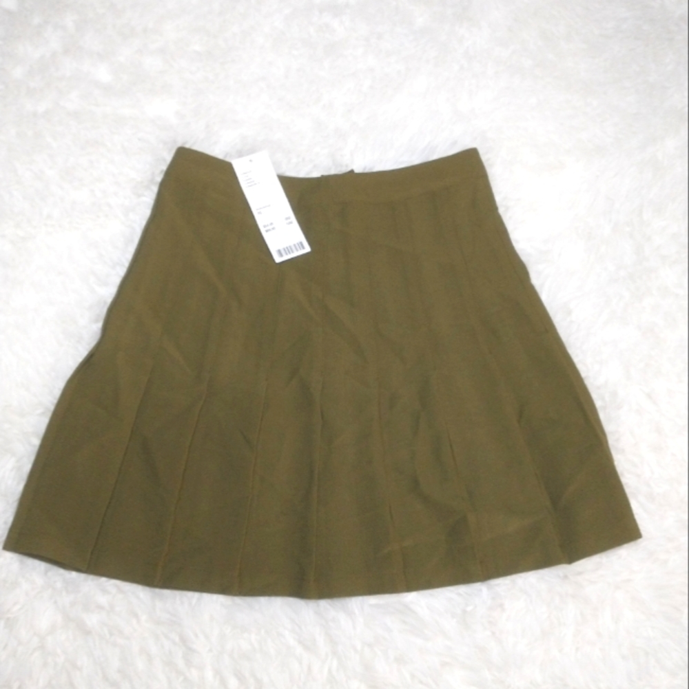 NWT Urban Outfitters Moss Green Mini Pleated Skirt Size XS